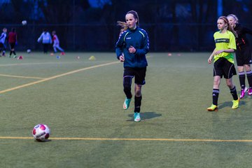 Bild 33 - C-Juniorinnen KT Training